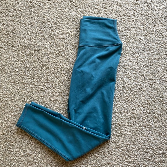 Alo Teal Cropped Leggings - Picture 2 of 2